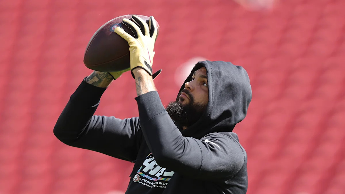 Mike Evans durante uma atividade dos 49ers.