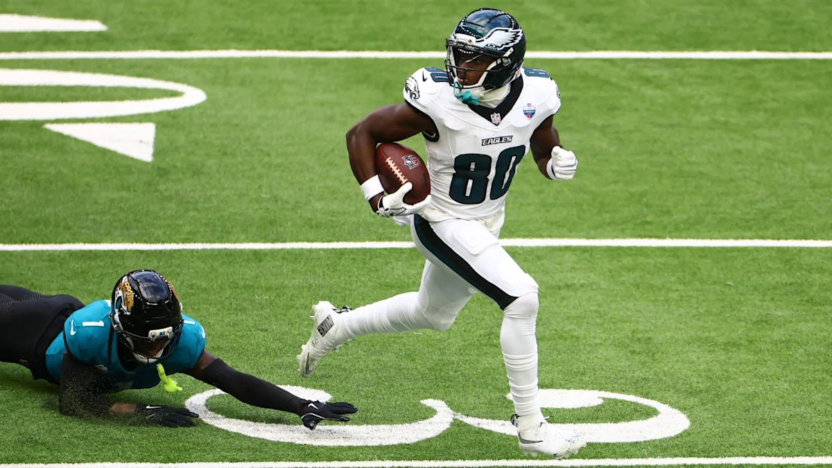 Darius Cooper avança com a bola pelos Eagles.