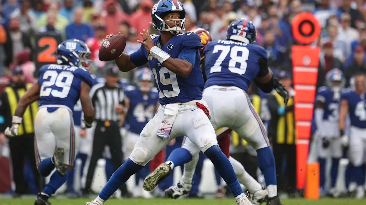 Jameis Winston lança pelos Giants.
