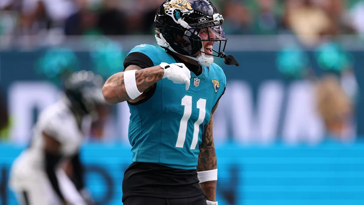 Parker Washington comemora um touchdown dos Jaguars em Londres.