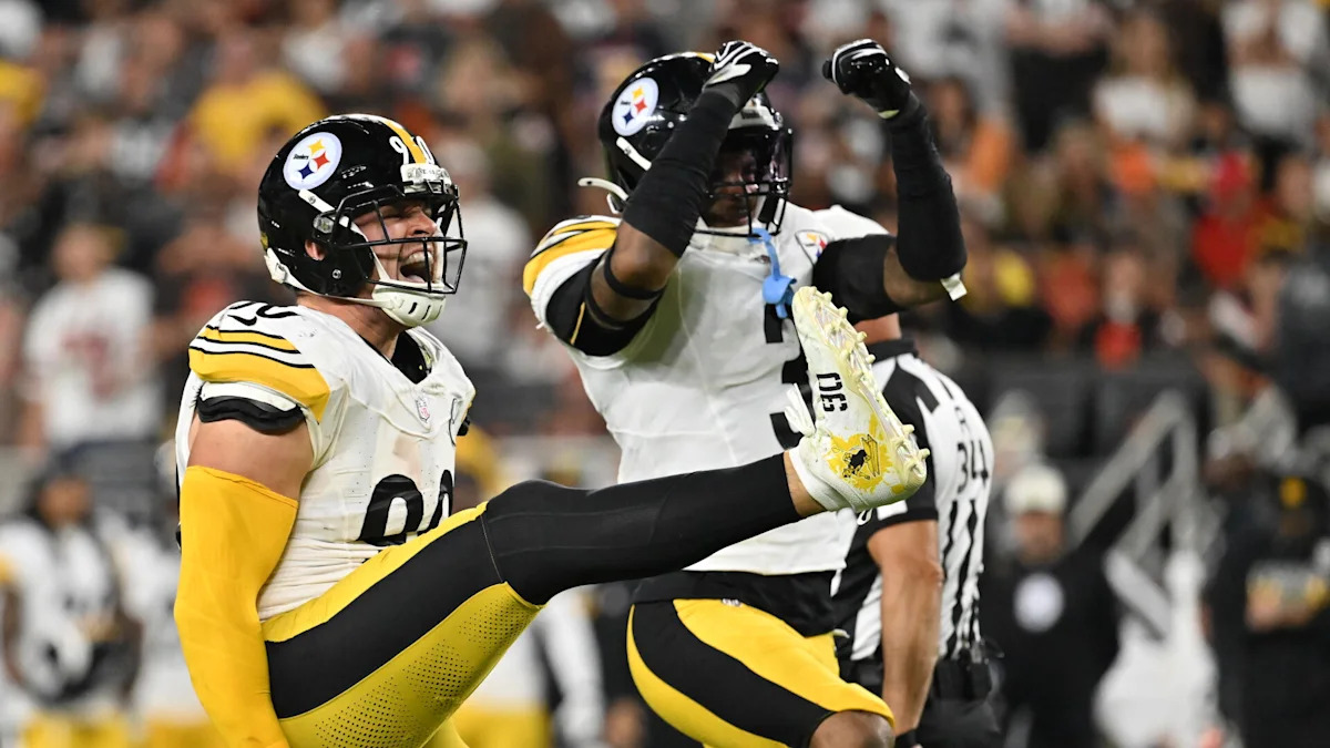 Defensores dos Steelers durante uma partida.