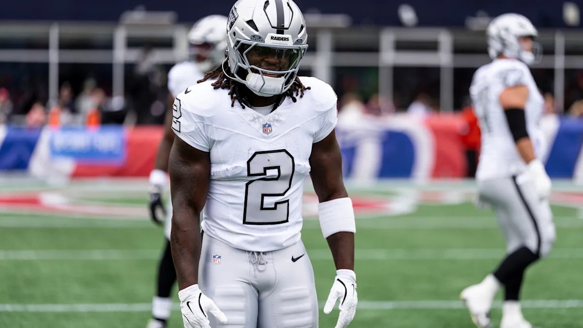 Ashton Jeanty, dos Raiders, em campo.